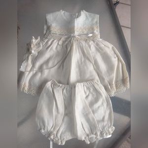 Newborn unisex gown with headband and shorts